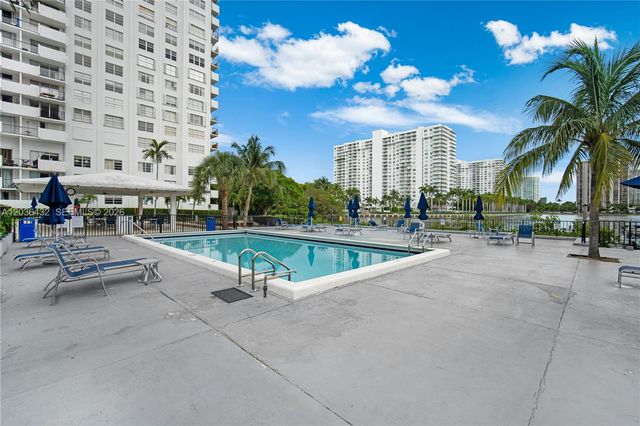 2750 NE 183rd Street 504, Aventura, FL 33160
