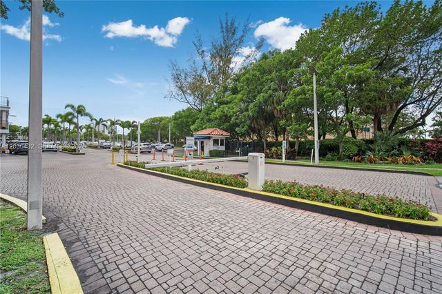 2750 NE 183rd Street 504, Aventura, FL 33160
