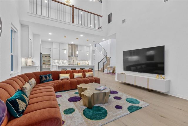 305 Lariat LOOP, Liberty Hill, TX 78642