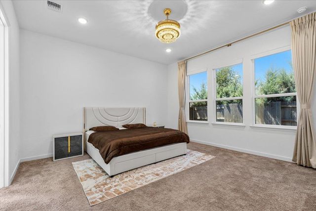 305 Lariat LOOP, Liberty Hill, TX 78642