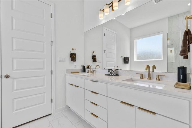 305 Lariat LOOP, Liberty Hill, TX 78642