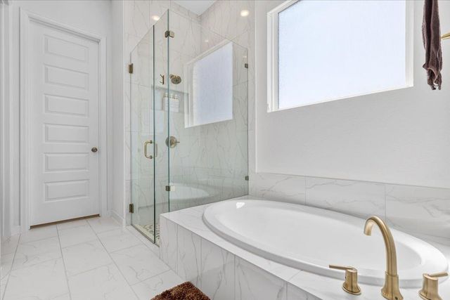 305 Lariat LOOP, Liberty Hill, TX 78642