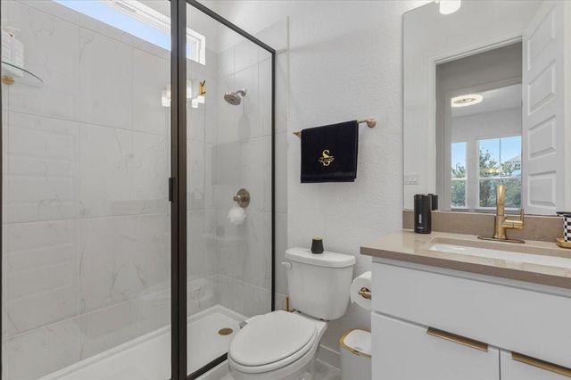 305 Lariat LOOP, Liberty Hill, TX 78642