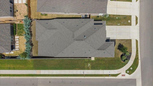 305 Lariat LOOP, Liberty Hill, TX 78642