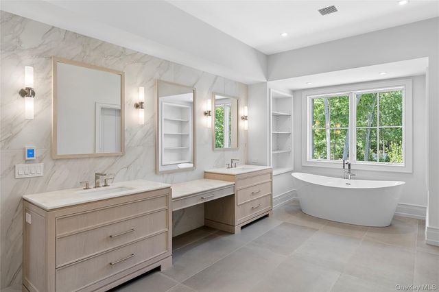 225 Norris Lane, Bridgehampton, NY 11932