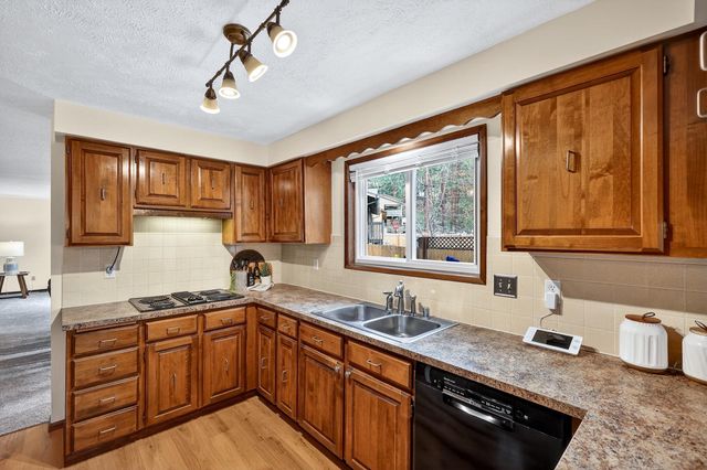 9806 N Seminole Dr, Spokane, WA 99208