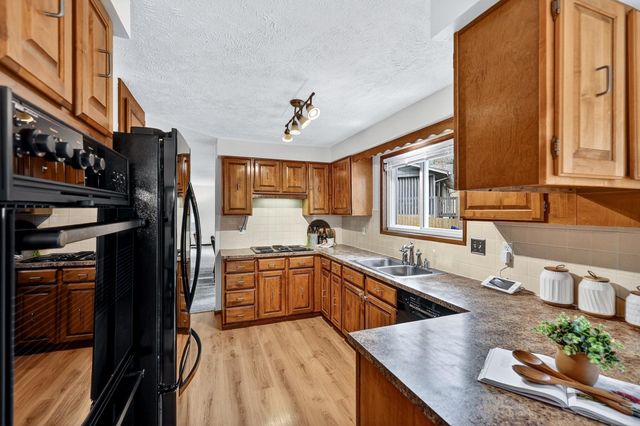 9806 N Seminole Dr, Spokane, WA 99208