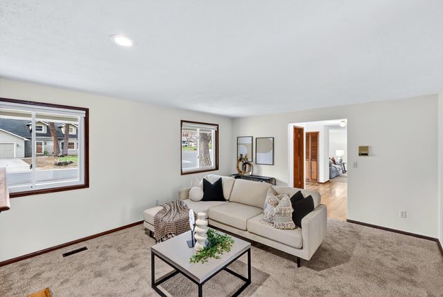 9806 N Seminole Dr, Spokane, WA 99208