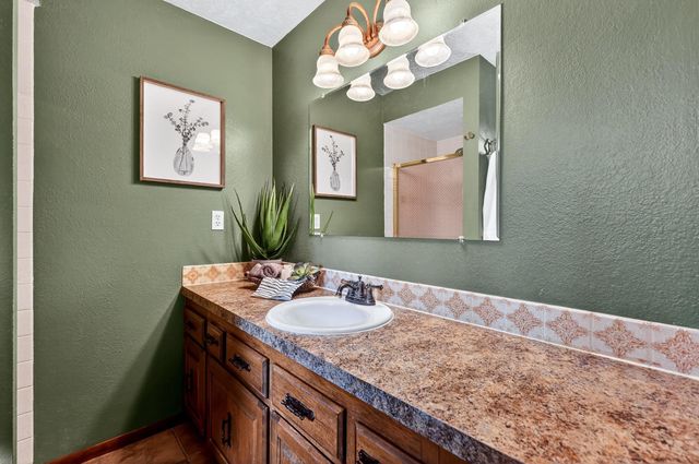 9806 N Seminole Dr, Spokane, WA 99208