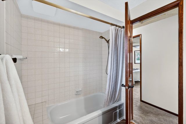 9806 N Seminole Dr, Spokane, WA 99208