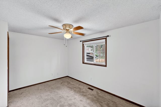 9806 N Seminole Dr, Spokane, WA 99208