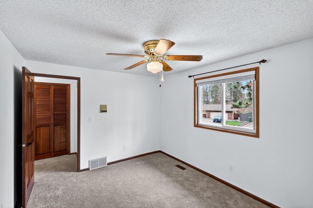 9806 N Seminole Dr, Spokane, WA 99208