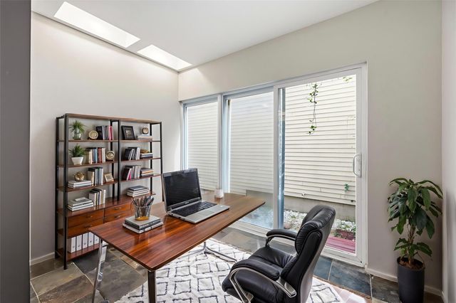 1107 W 17th Street, Houston, TX 77008