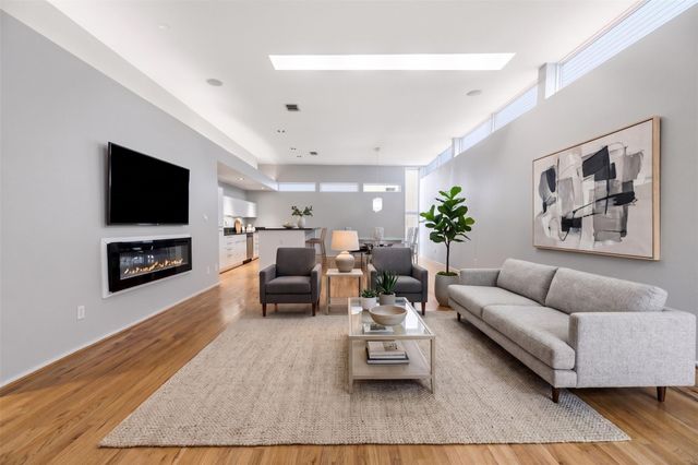 1107 W 17th Street, Houston, TX 77008