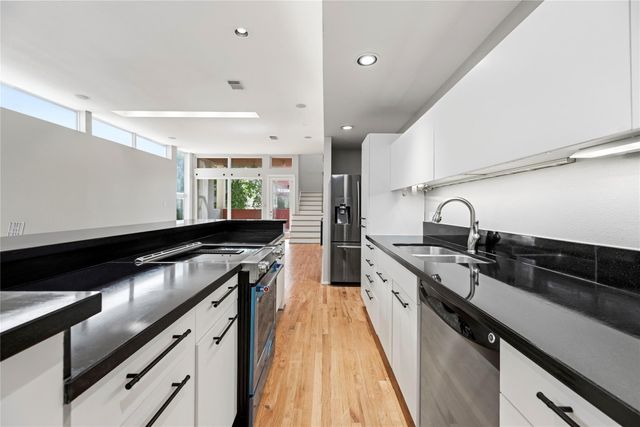 1107 W 17th Street, Houston, TX 77008