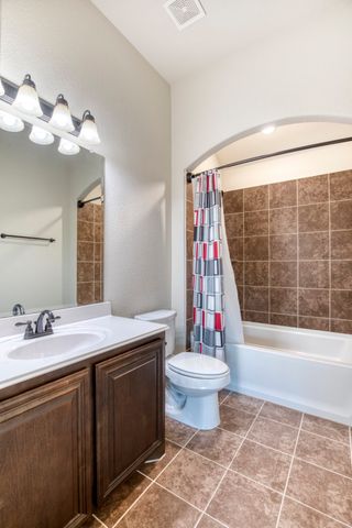 8801 Cassidy Lane, Aubrey, TX 76227