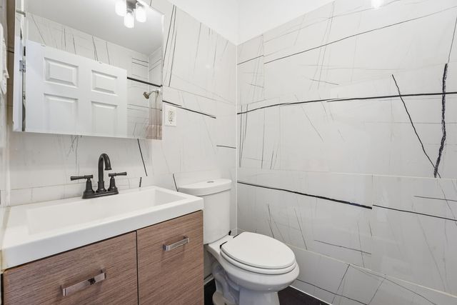 1581 BERGEN Street, New York City, NY 11213