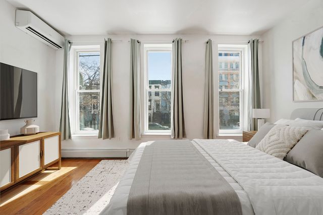 1581 BERGEN Street, New York City, NY 11213