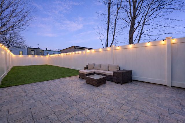 1581 BERGEN Street, New York City, NY 11213