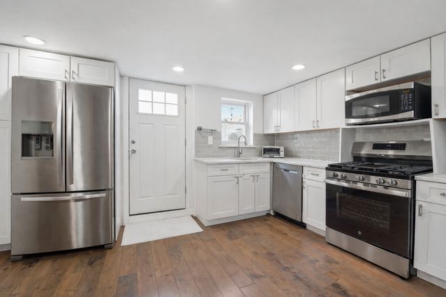1581 BERGEN Street, New York City, NY 11213