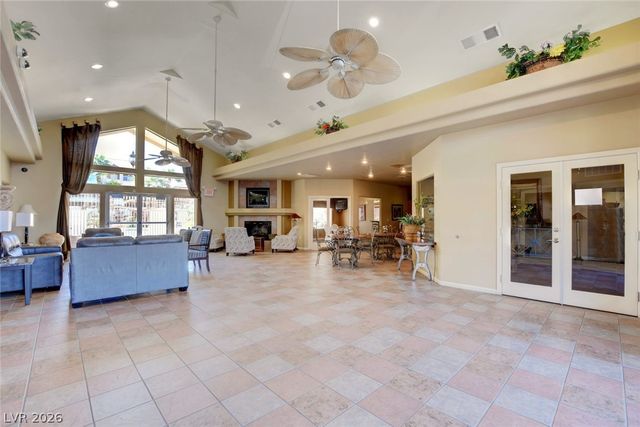 2305 West Horizon Ridge Parkway 2423, Henderson, NV 89052