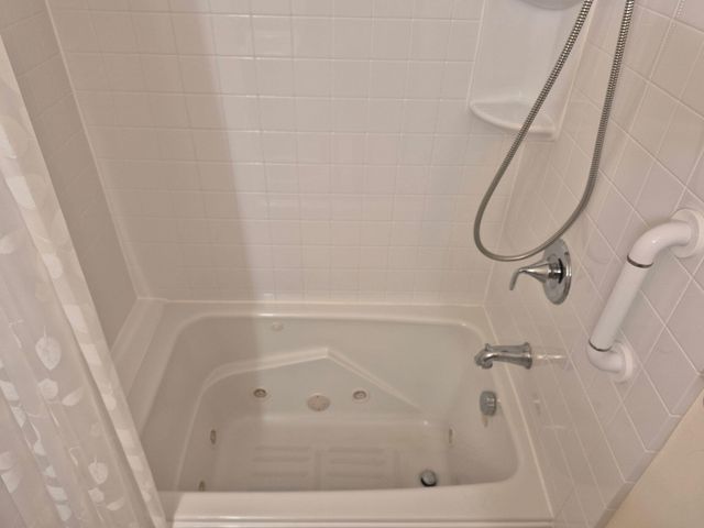 647 Blue Ash Drive Se 118, City Of Kentwood, MI 49548