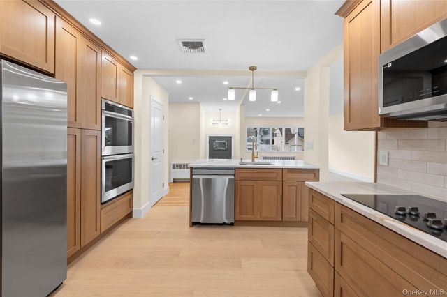 31 Cail Drive, East Rockaway, NY 11518
