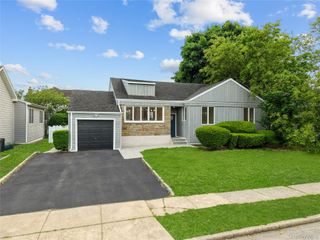 31 Cail Drive, East Rockaway, NY 11518