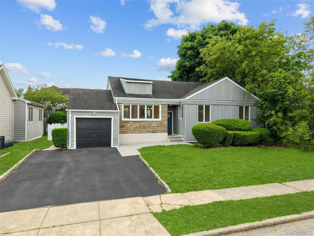 31 Cail Drive, East Rockaway, NY 11518