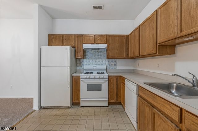 524 Coppola Dr, South Plainfield Boro, NJ 07080