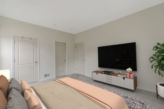 524 Coppola Dr, South Plainfield Boro, NJ 07080