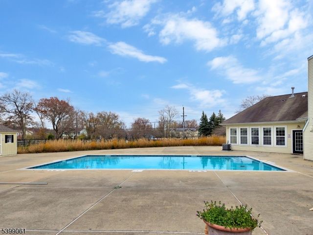 524 Coppola Dr, South Plainfield Boro, NJ 07080
