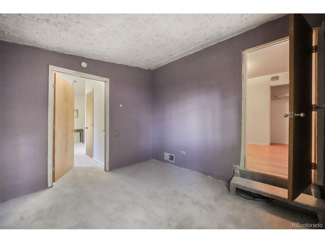 920 S Canosa Ct, Denver, CO 80219