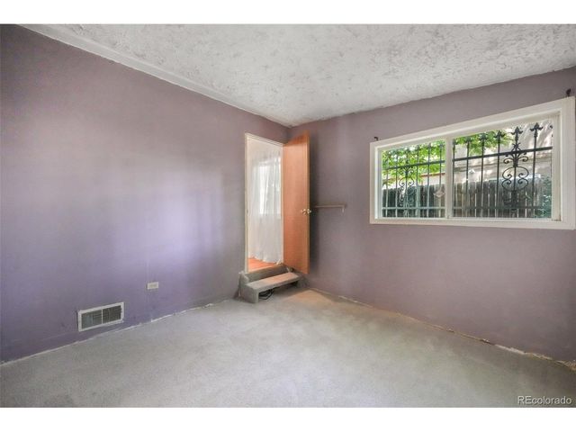 920 S Canosa Ct, Denver, CO 80219