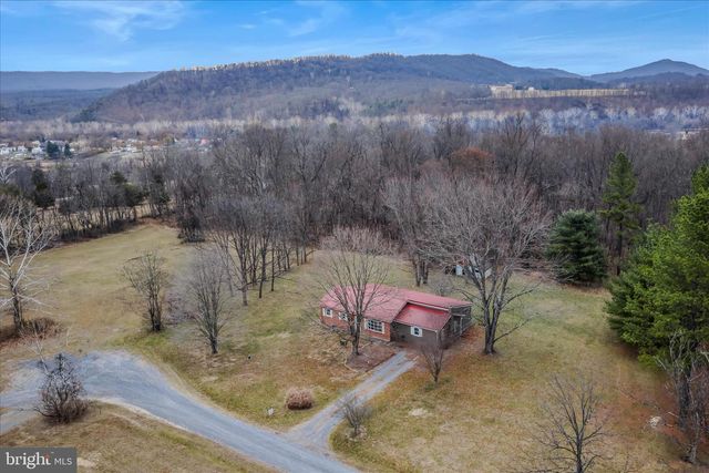 852 STELLAR WAY, Great Cacapon, WV 25422