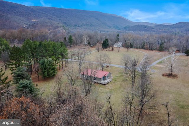 852 STELLAR WAY, Great Cacapon, WV 25422