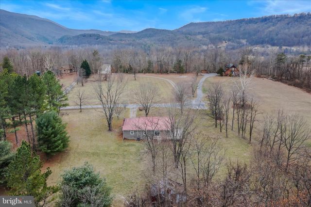 852 STELLAR WAY, Great Cacapon, WV 25422