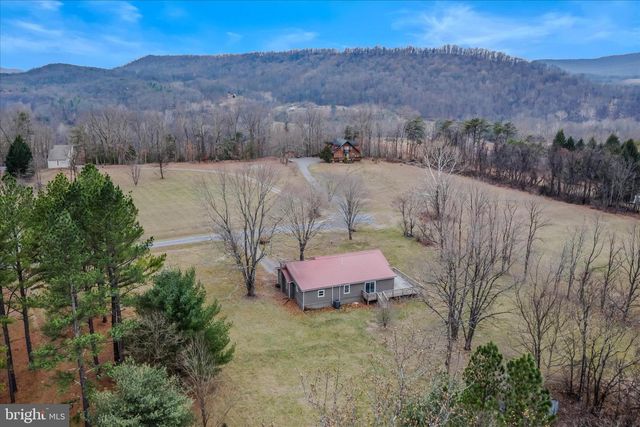 852 STELLAR WAY, Great Cacapon, WV 25422