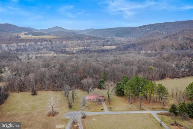 852 STELLAR WAY, Great Cacapon, WV 25422