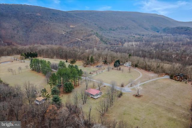 852 STELLAR WAY, Great Cacapon, WV 25422