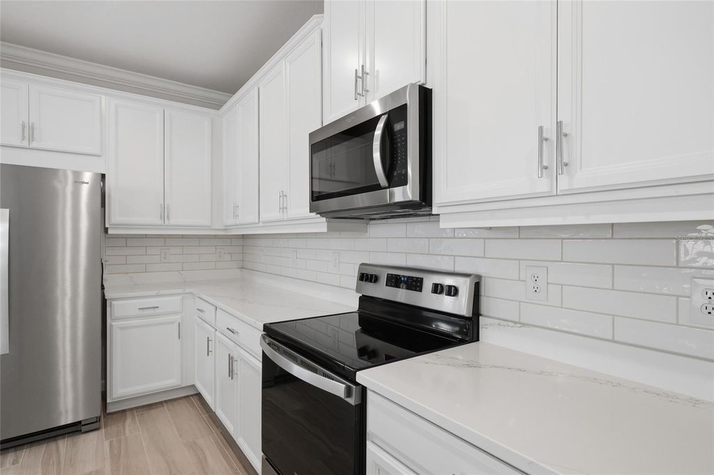 Image 15 of property listing at 20670 GALILEO PLACE, Venice, FL 34293