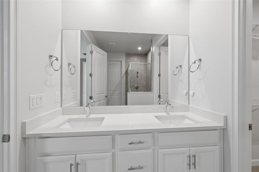 Image 23 of property listing at 20670 GALILEO PLACE, Venice, FL 34293