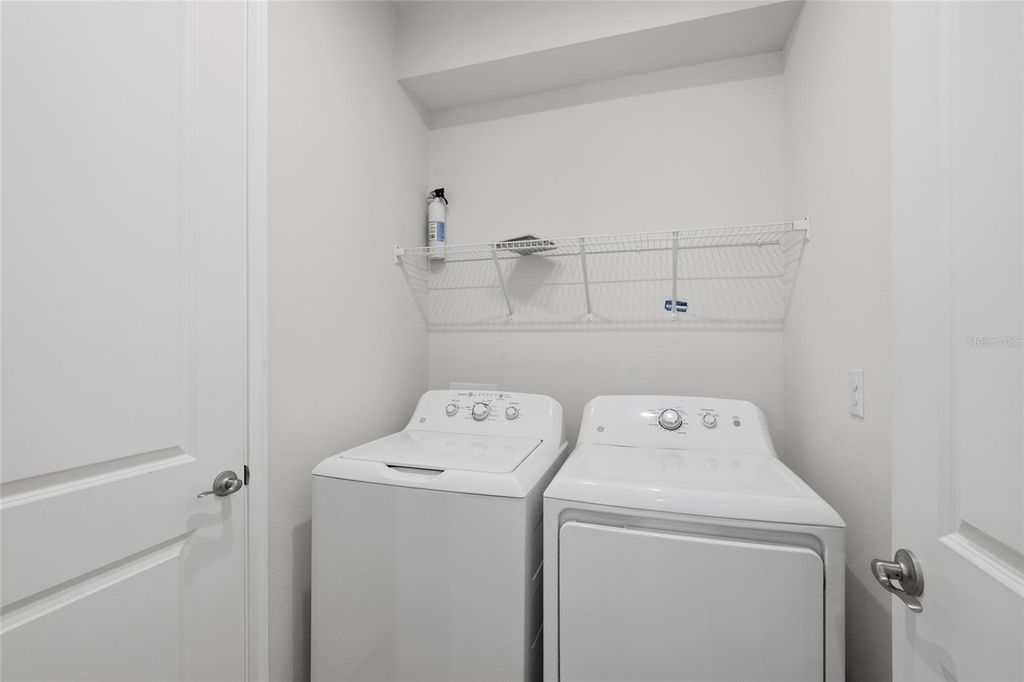 Image 28 of property listing at 20670 GALILEO PLACE, Venice, FL 34293