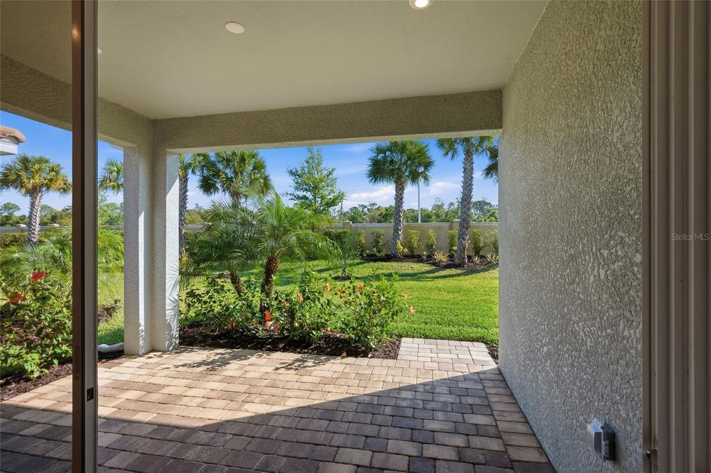 Image 30 of property listing at 20670 GALILEO PLACE, Venice, FL 34293