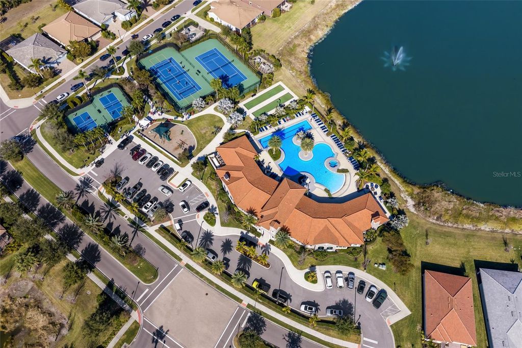 Image 37 of property listing at 20670 GALILEO PLACE, Venice, FL 34293