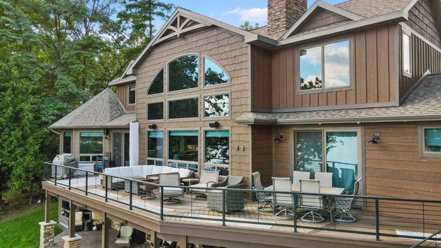 N3032 HICKS LANE, Waupaca, WI 54918