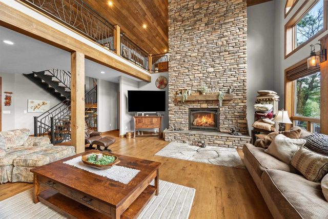 N3032 HICKS LANE, Waupaca, WI 54918