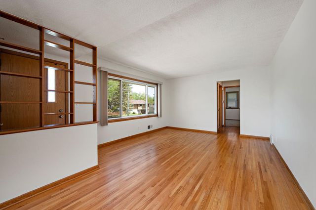 8101 47th Avenue N, New Hope, MN 55428