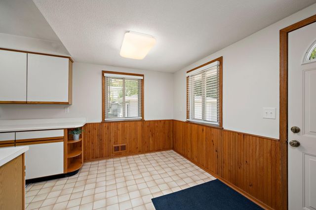 8101 47th Avenue N, New Hope, MN 55428