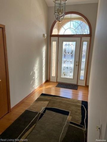 1809 Cloverdale Drive, Rochester, MI 48307